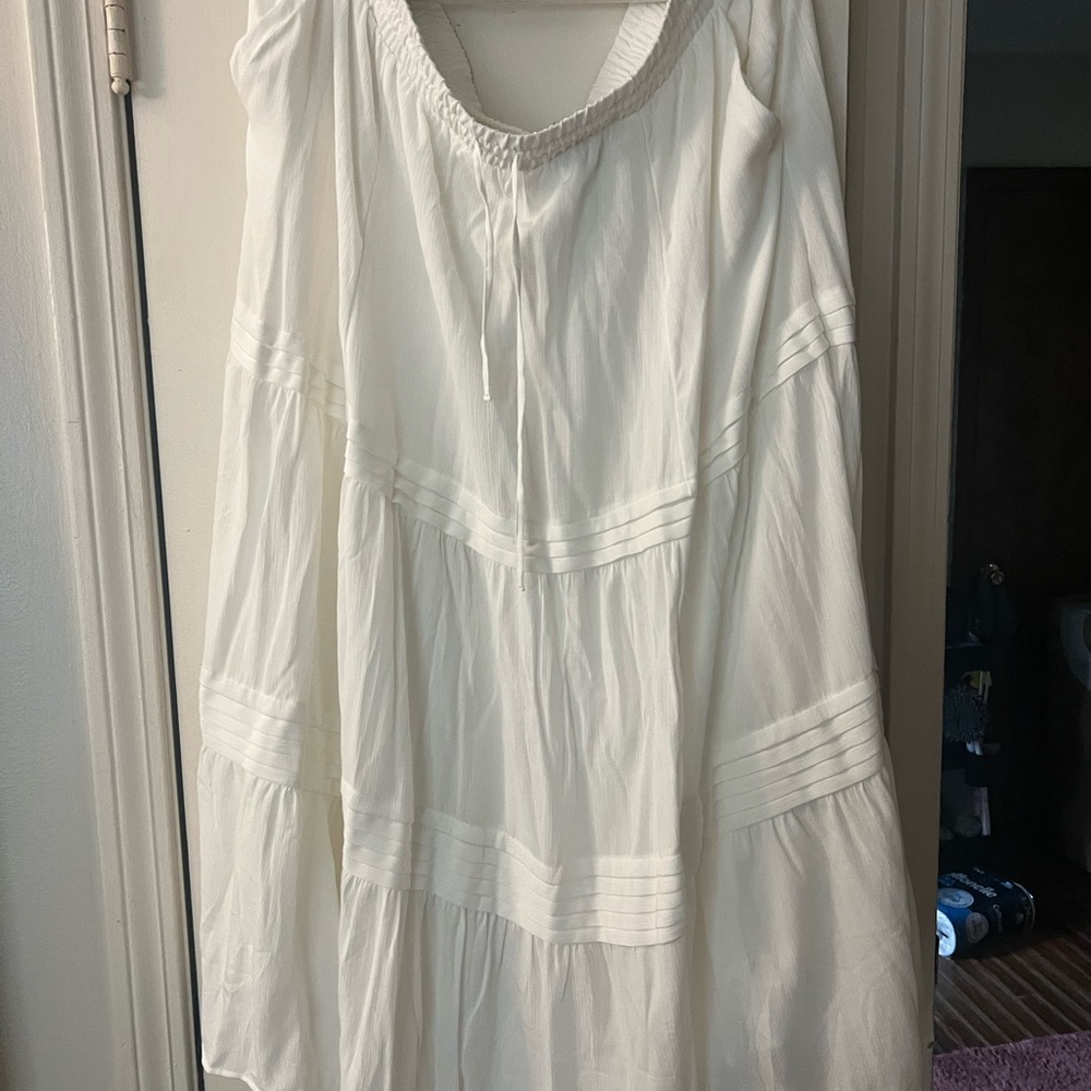Torrid White Elastic Waist Skirt